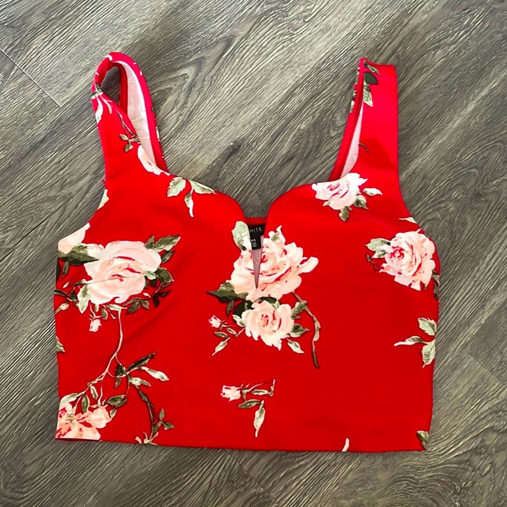 Red cropped tank